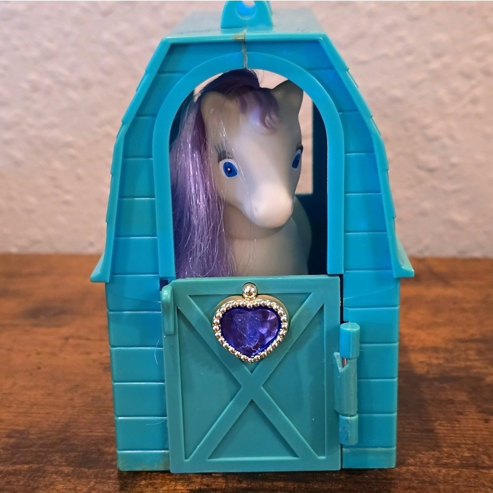 Vintage 90s Tara Toy Pony Luv Blue Barn Stable Purple Heart Gem Lavender Horse